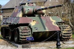 grandmenil-panther-tank-1944-battle-bulge-front