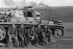 Bundesarchiv_Bild_101III-Zschaeckel-208-25__Schlacht_um_Kursk__Panzer_III