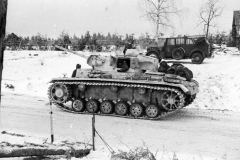 Panzer_III_Ausf_J_12_Panzerdivision_winter_camo_2