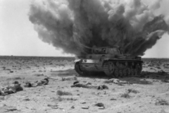 Panzer_III_exploding_1942