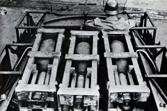 4e536878f2cfe47fb0e0b7568e0ee829--weapons-guns