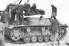 15cm-sIG33-auf-fahrgestell-panzerkampfwagen-III-construction