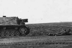 480_sig-33-b-self-propelled-gun-04