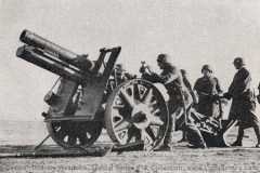 80-15cm-infantry-howitzer-in-action